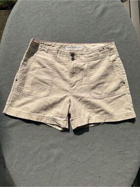 Tommy Hilfiger Women's Cream Casual Utility Shorts
